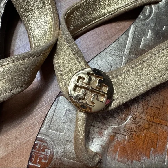 Tory Burch thora flat thong gold leather sandals size 8 - Picture 4 of 8